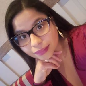 Meet your Posher, Elaine